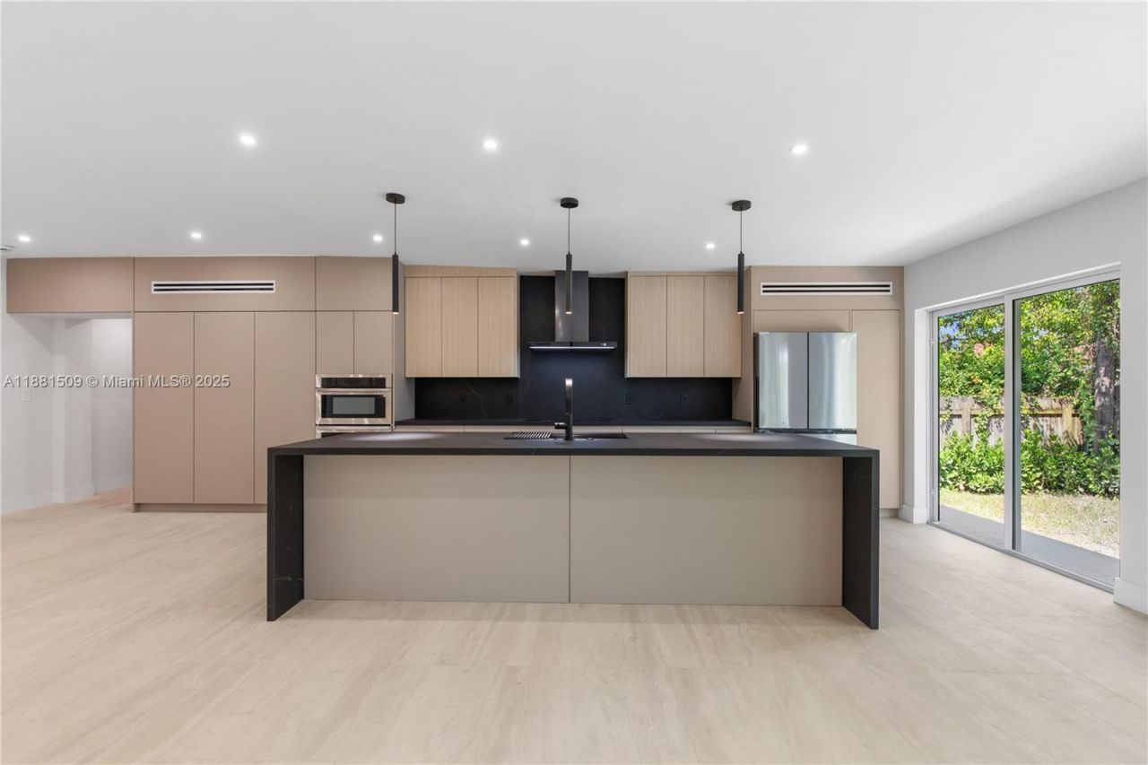 2251 SW 20th St, Miami, FL 33145 Photo