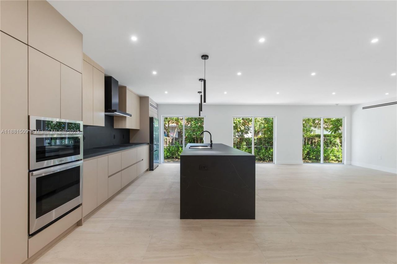 2251 SW 20th St, Miami, FL 33145 Photo