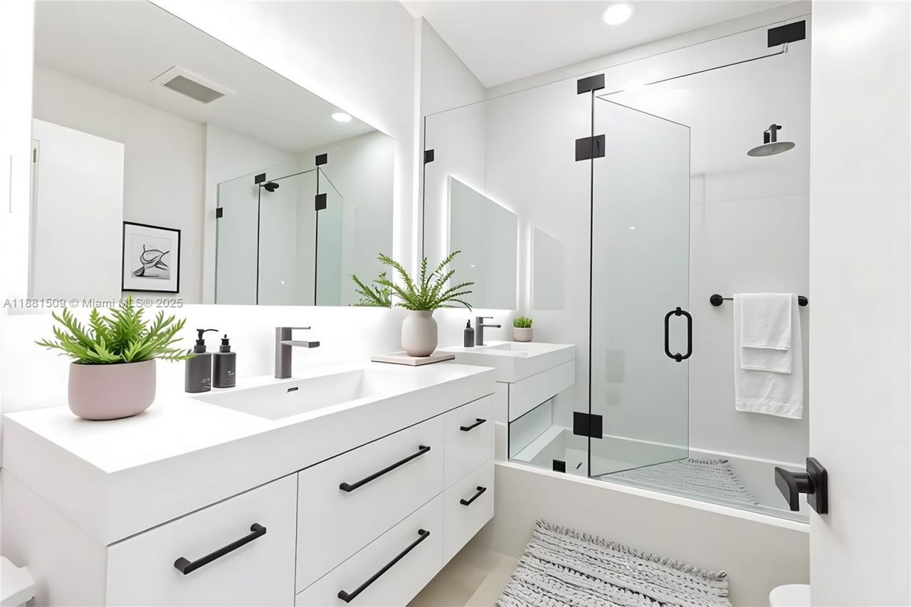 2251 SW 20th St, Miami, FL 33145 Photo