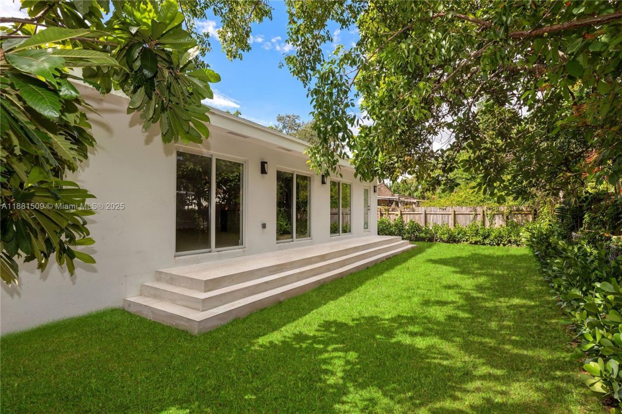 2251 SW 20th St, Miami, FL 33145 Photo