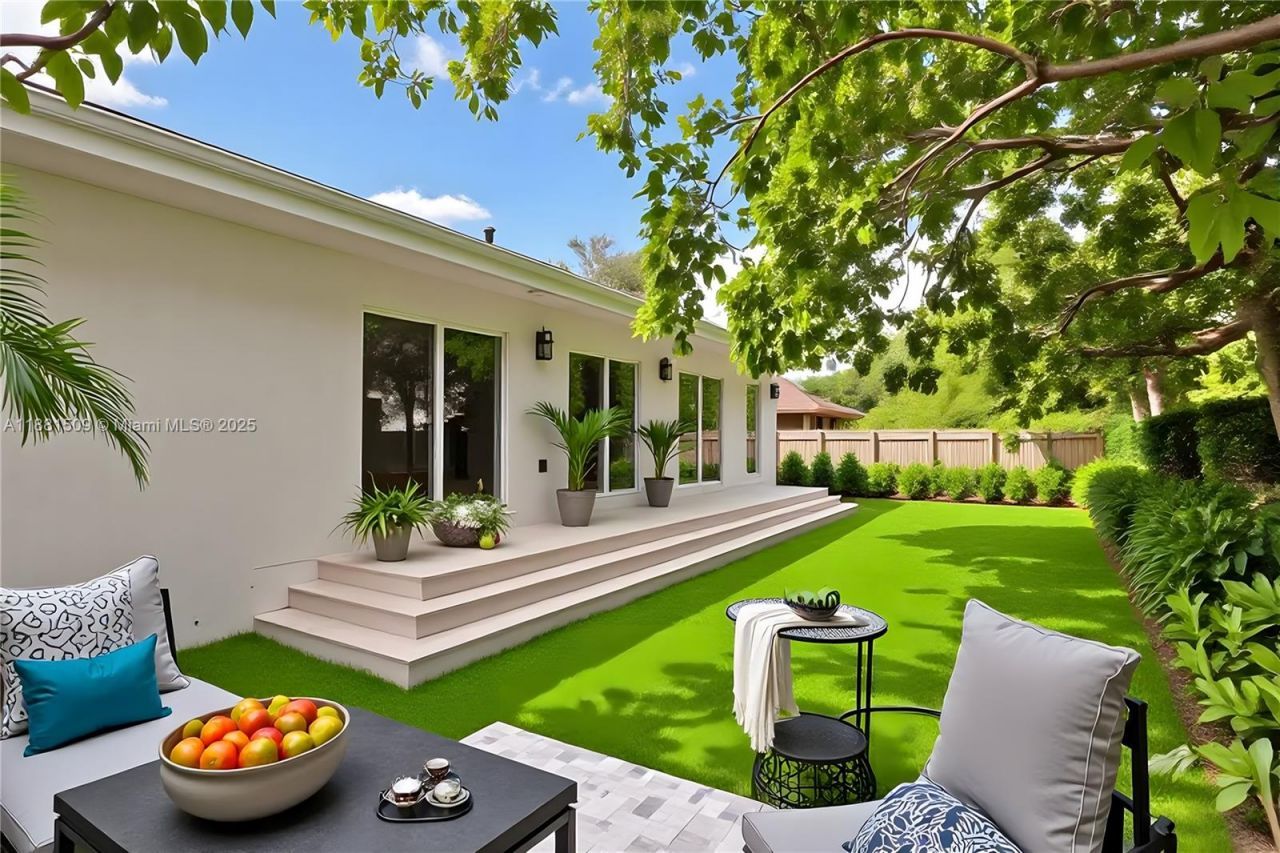 2251 SW 20th St, Miami, FL 33145 Photo