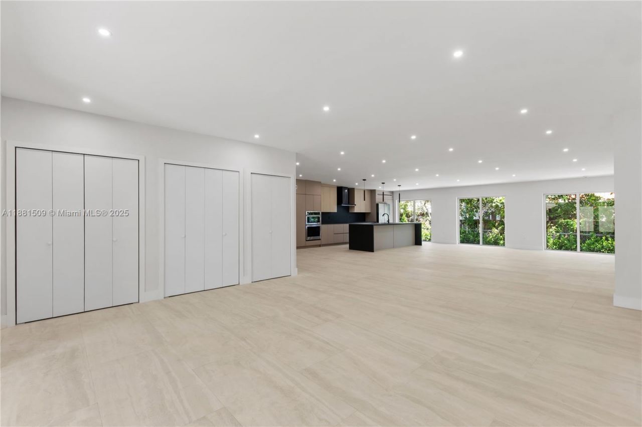 2251 SW 20th St, Miami, FL 33145 Photo