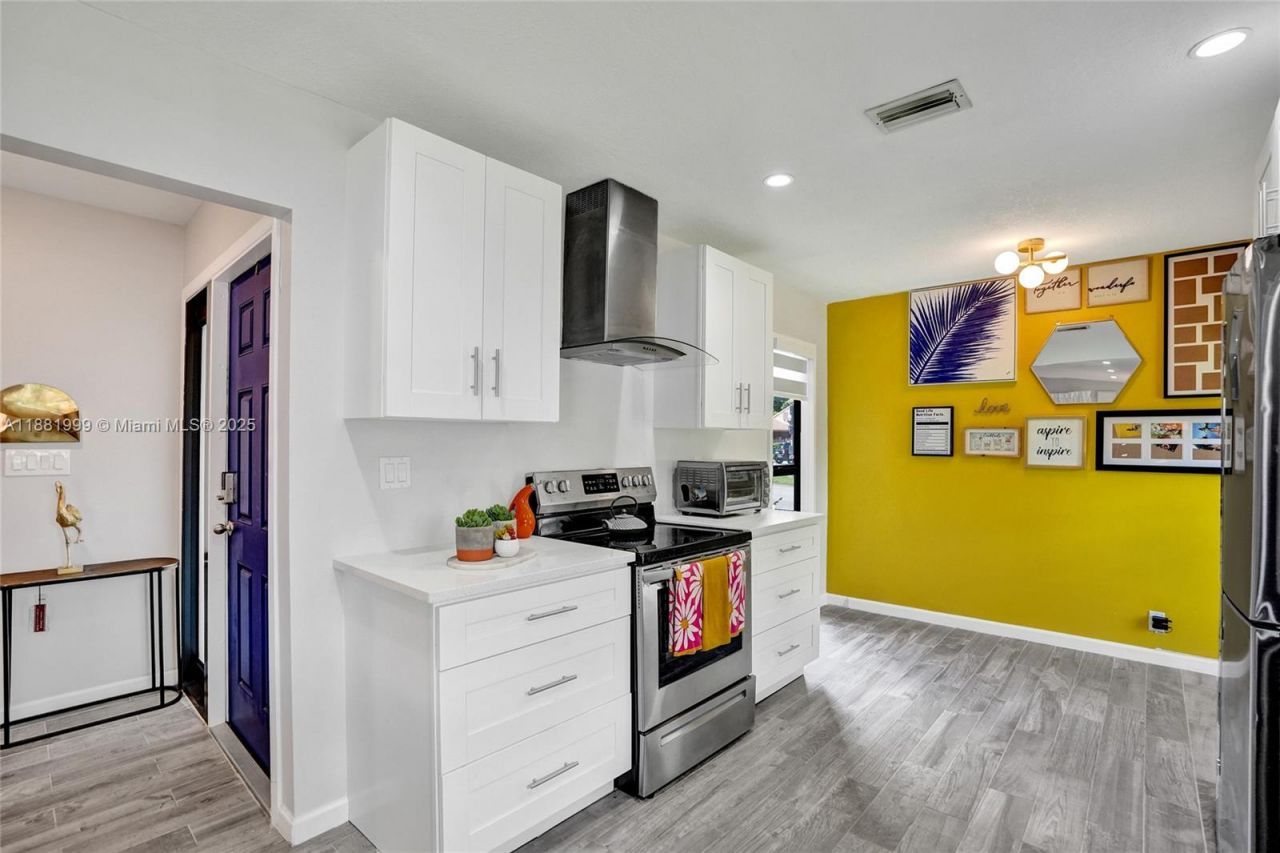 6188 Pine Tree Lane, Tamarac, FL 33319 Photo