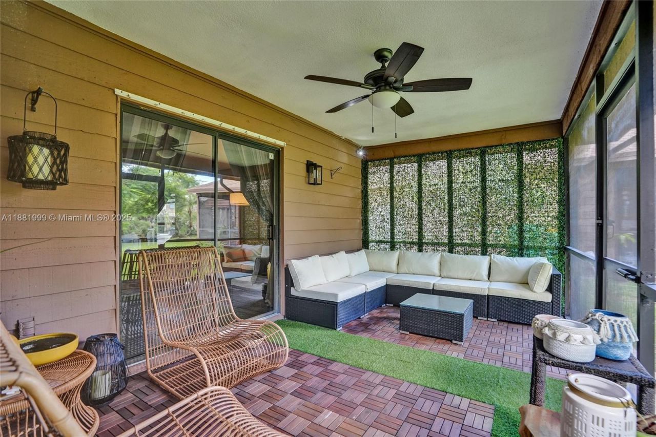 6188 Pine Tree Lane, Tamarac, FL 33319 Photo