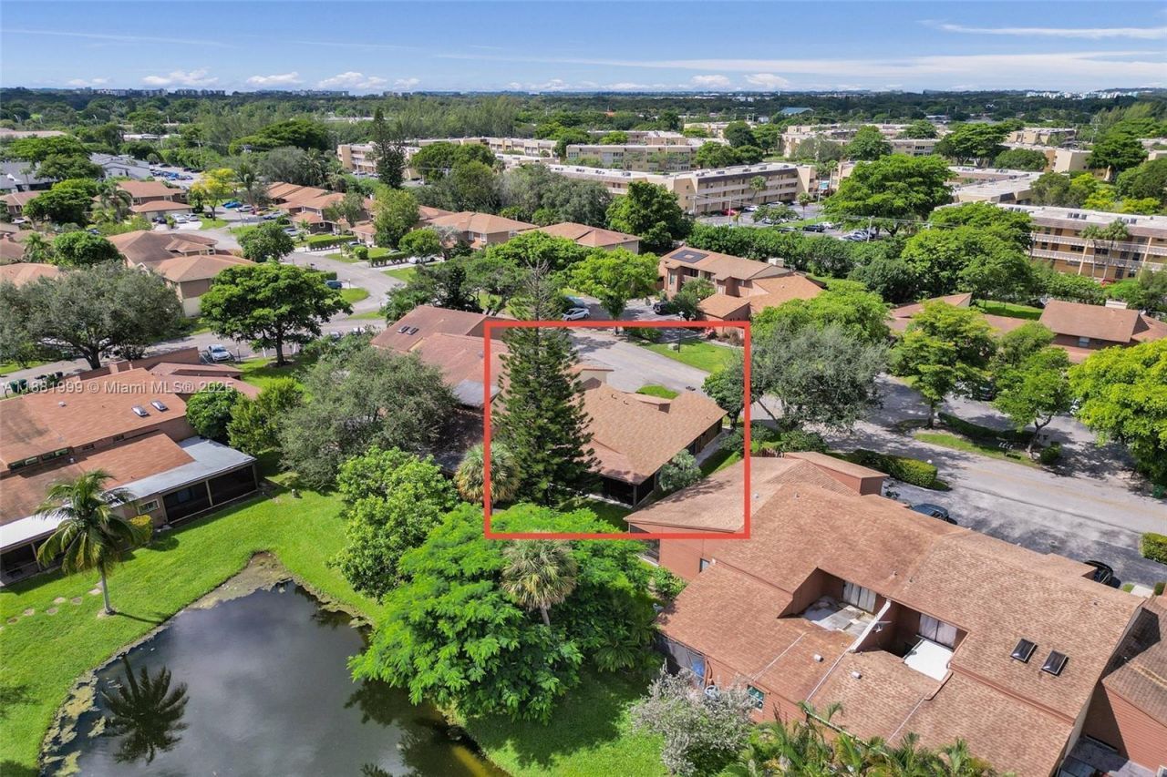 6188 Pine Tree Lane, Tamarac, FL 33319 Photo