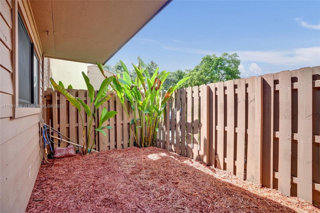 6188 Pine Tree Lane, Tamarac, FL 33319 Photo