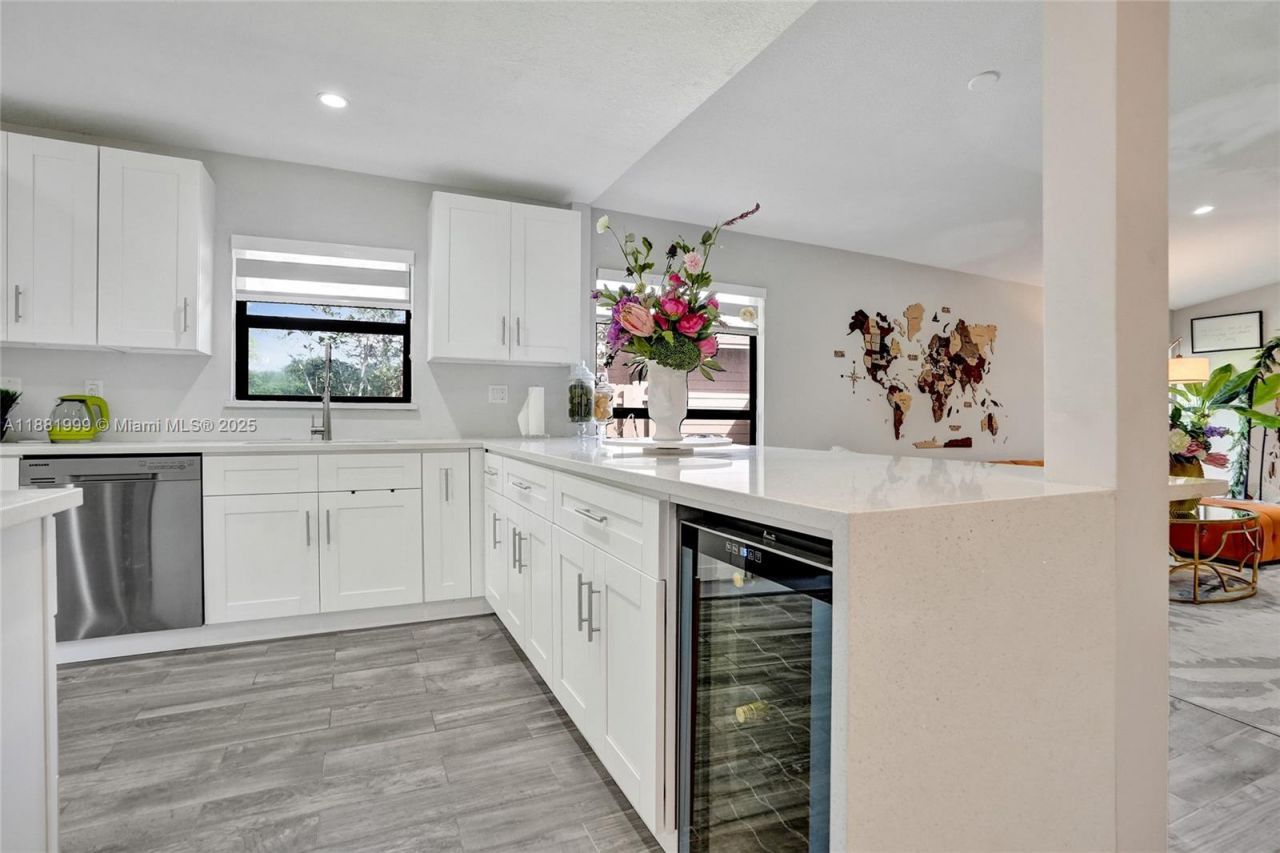 6188 Pine Tree Lane, Tamarac, FL 33319 Photo