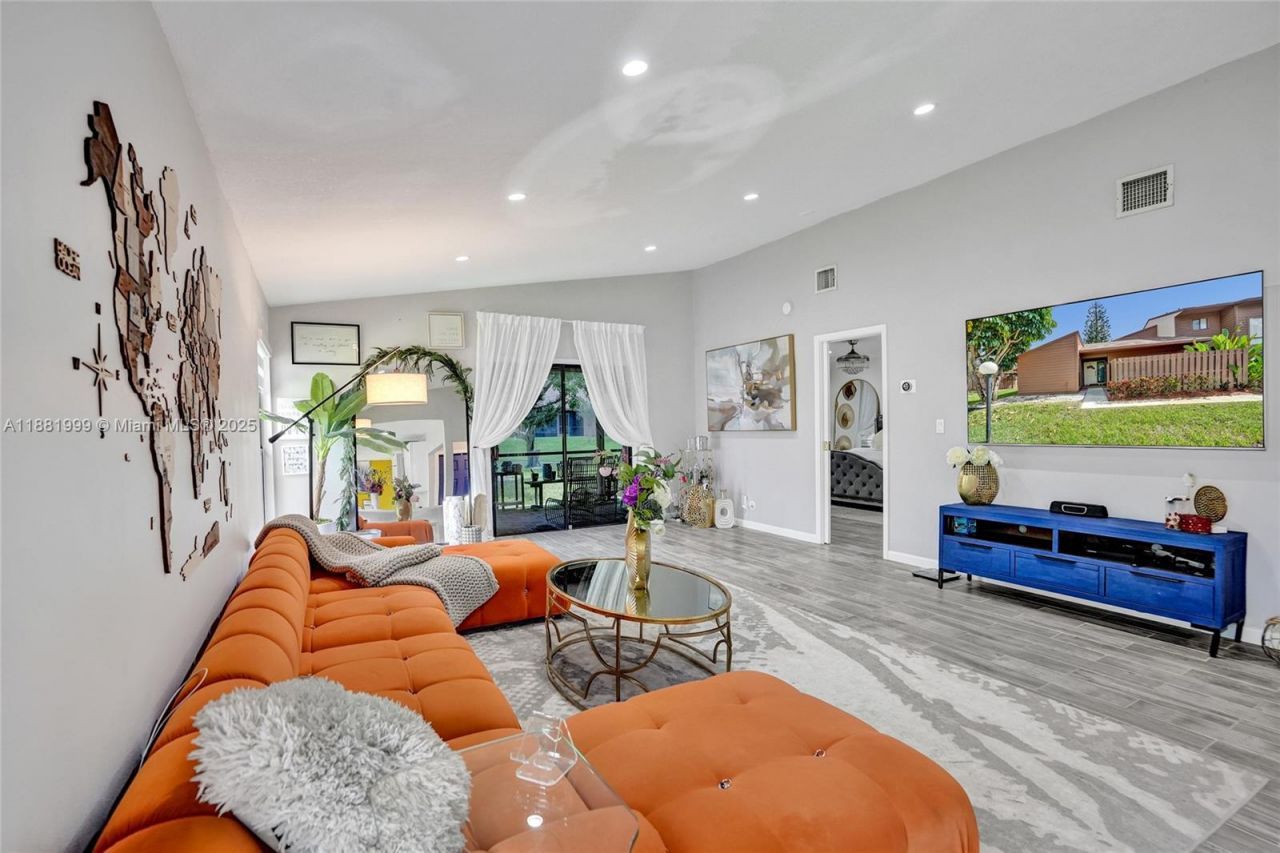 6188 Pine Tree Lane, Tamarac, FL 33319 Photo