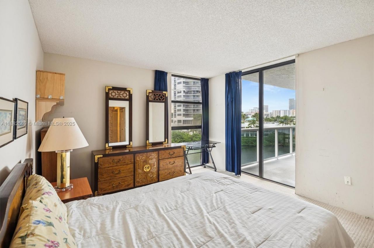 20515 E Country Club Dr, Unit 442, Aventura, FL 33180 Photo