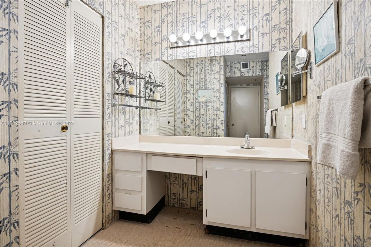 20515 E Country Club Dr, Unit 442, Aventura, FL 33180 Photo