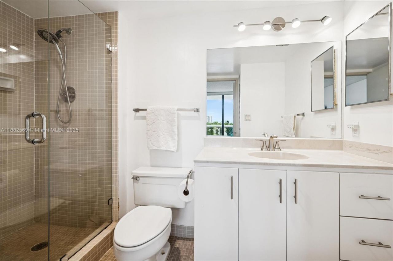 20515 E Country Club Dr, Unit 442, Aventura, FL 33180 Photo