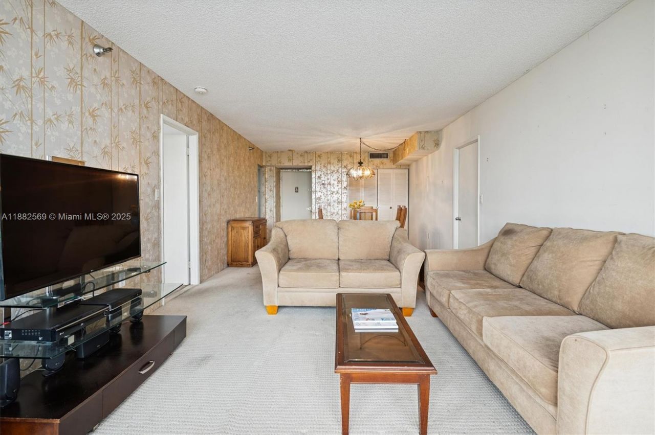 20515 E Country Club Dr, Unit 442, Aventura, FL 33180 Photo