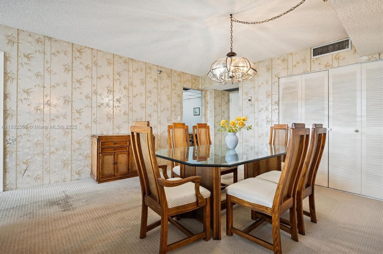 20515 E Country Club Dr, Unit 442, Aventura, FL 33180 Photo