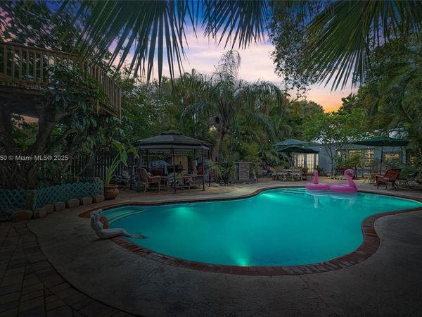 9156 NW 3rd Ave, Miami, FL 33150