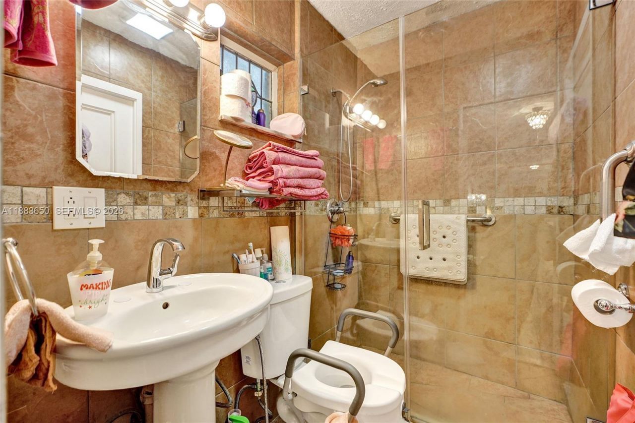 9156 NW 3rd Ave, Miami, FL 33150 Photo