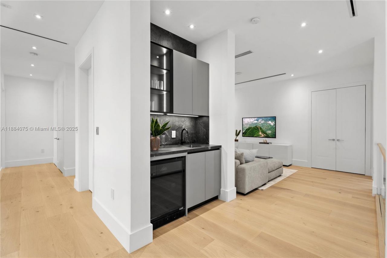 7001 SW 71st Ave, Miami, FL 33143 Photo