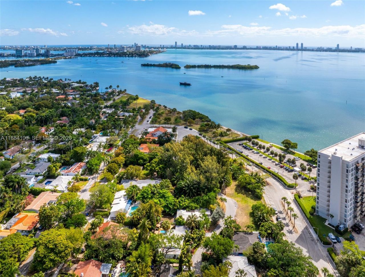 891 NE 70th St, Miami, FL 33138 Photo