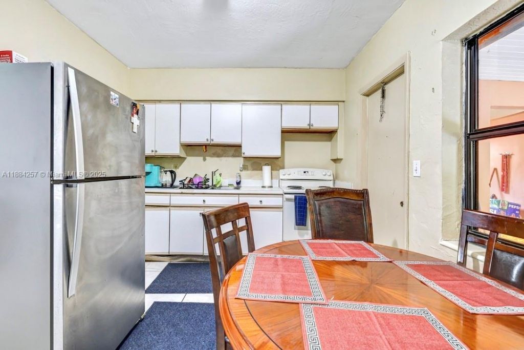 15770 NE 18th Ct, North Miami Beach, FL 33162 Photo