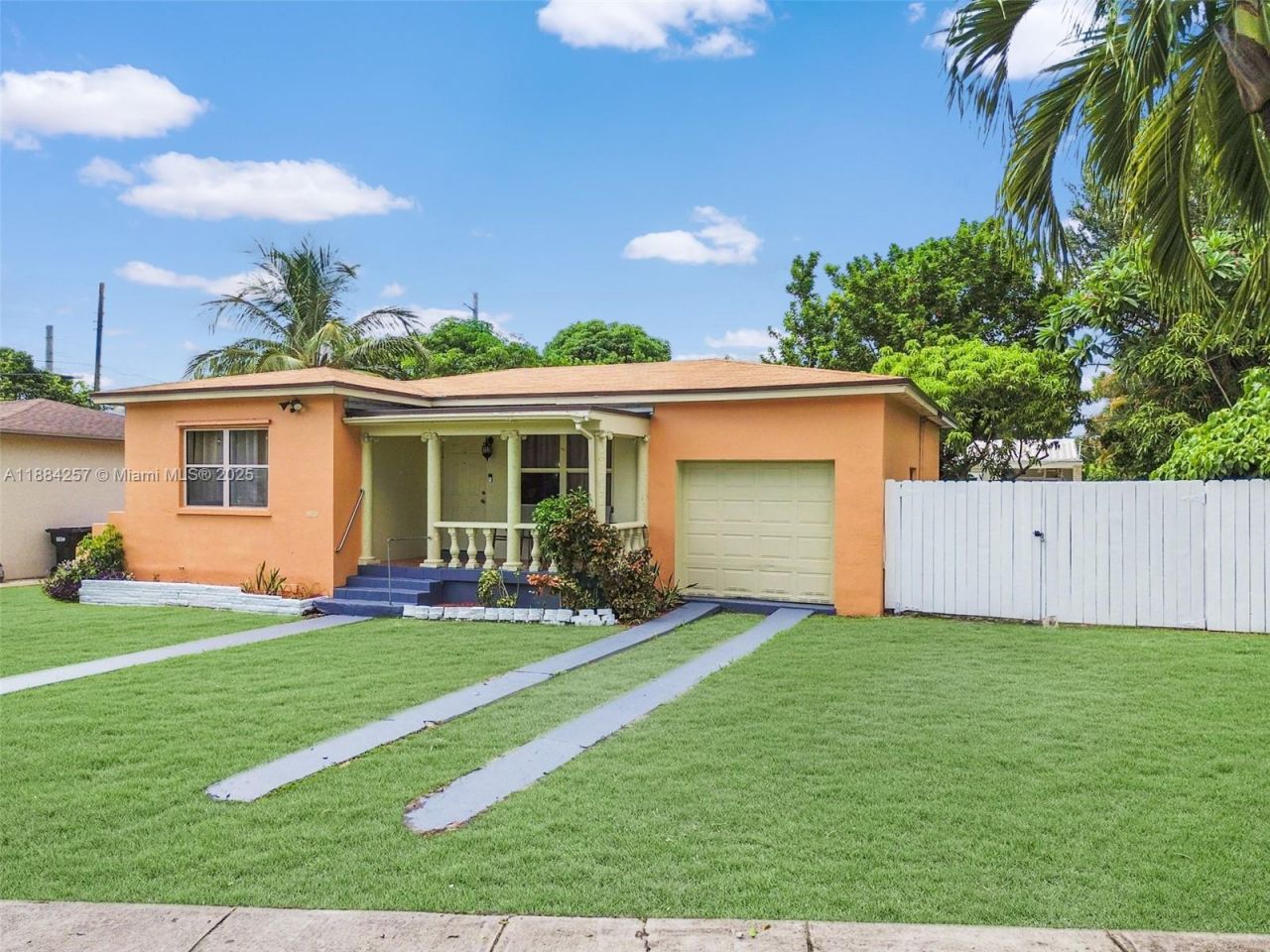 15770 NE 18th Ct, North Miami Beach, FL 33162 Photo