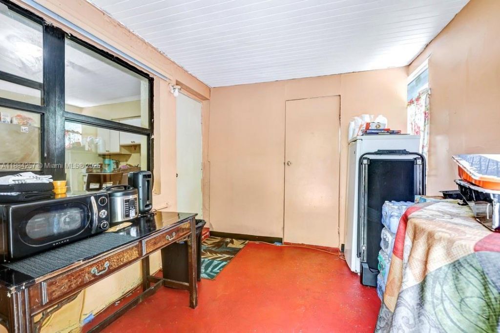 15770 NE 18th Ct, North Miami Beach, FL 33162 Photo