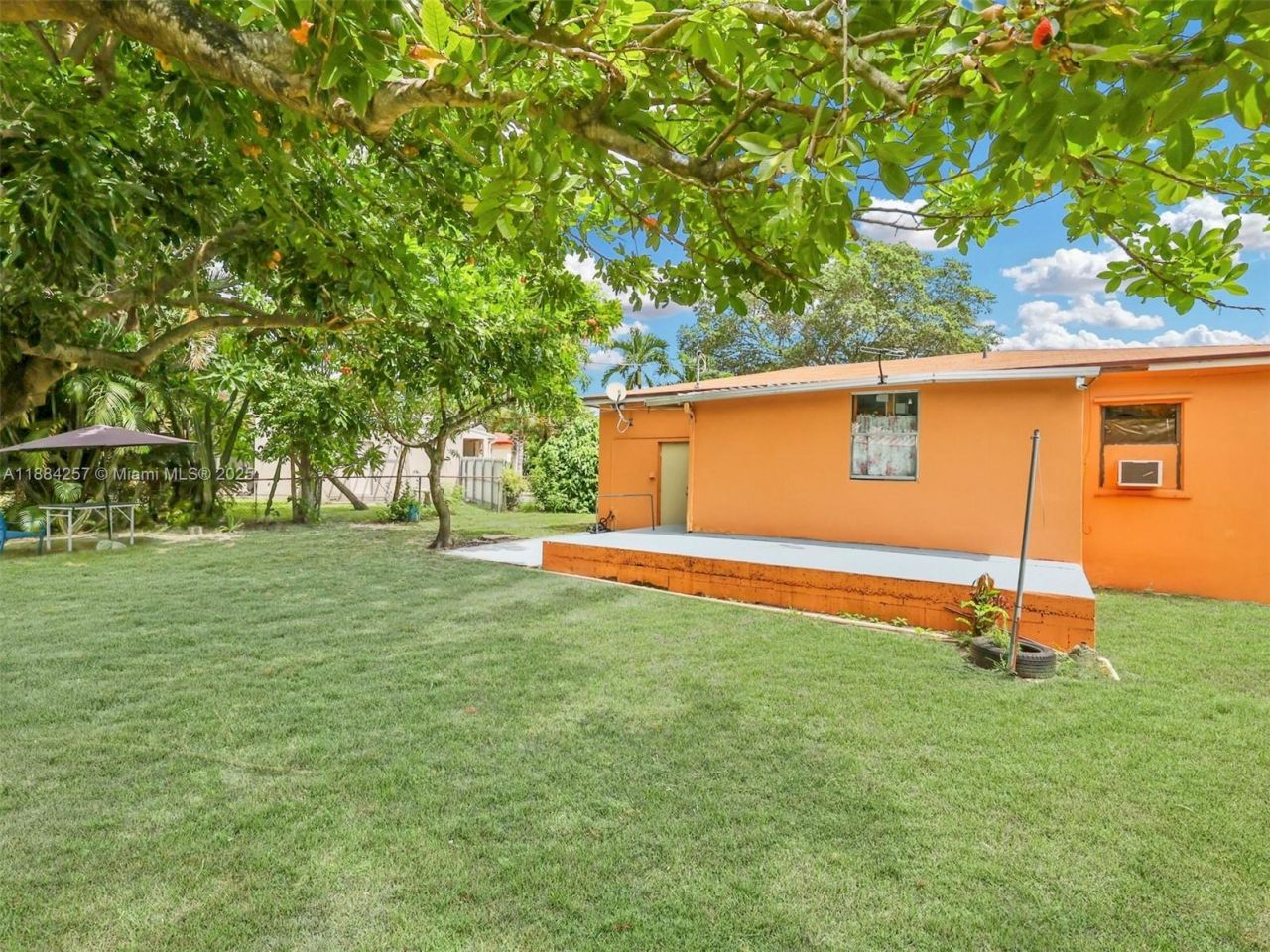 15770 NE 18th Ct, North Miami Beach, FL 33162 Photo