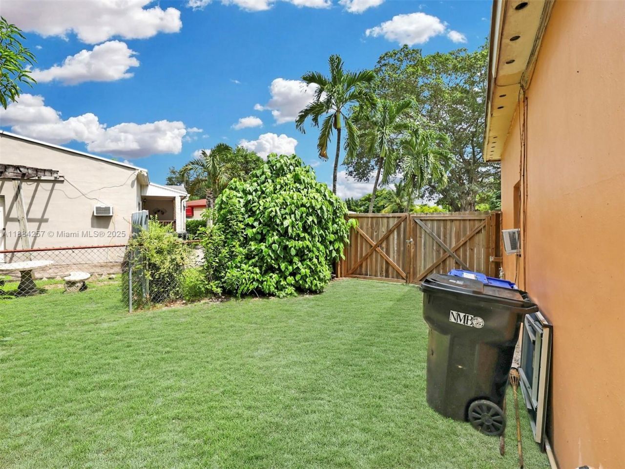 15770 NE 18th Ct, North Miami Beach, FL 33162 Photo