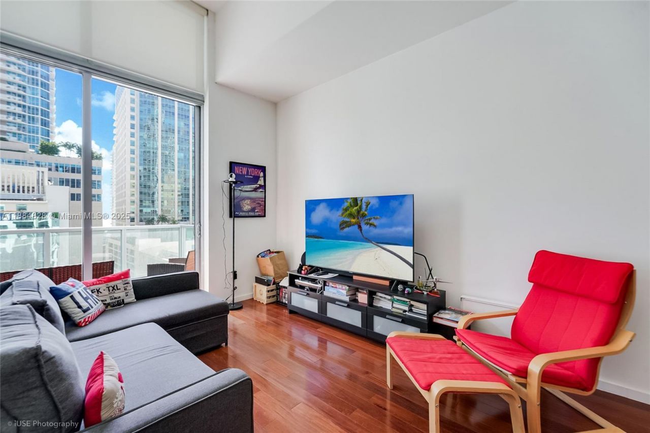 1060 Brickell Ave, Unit 1203, Miami, FL 33131 Photo