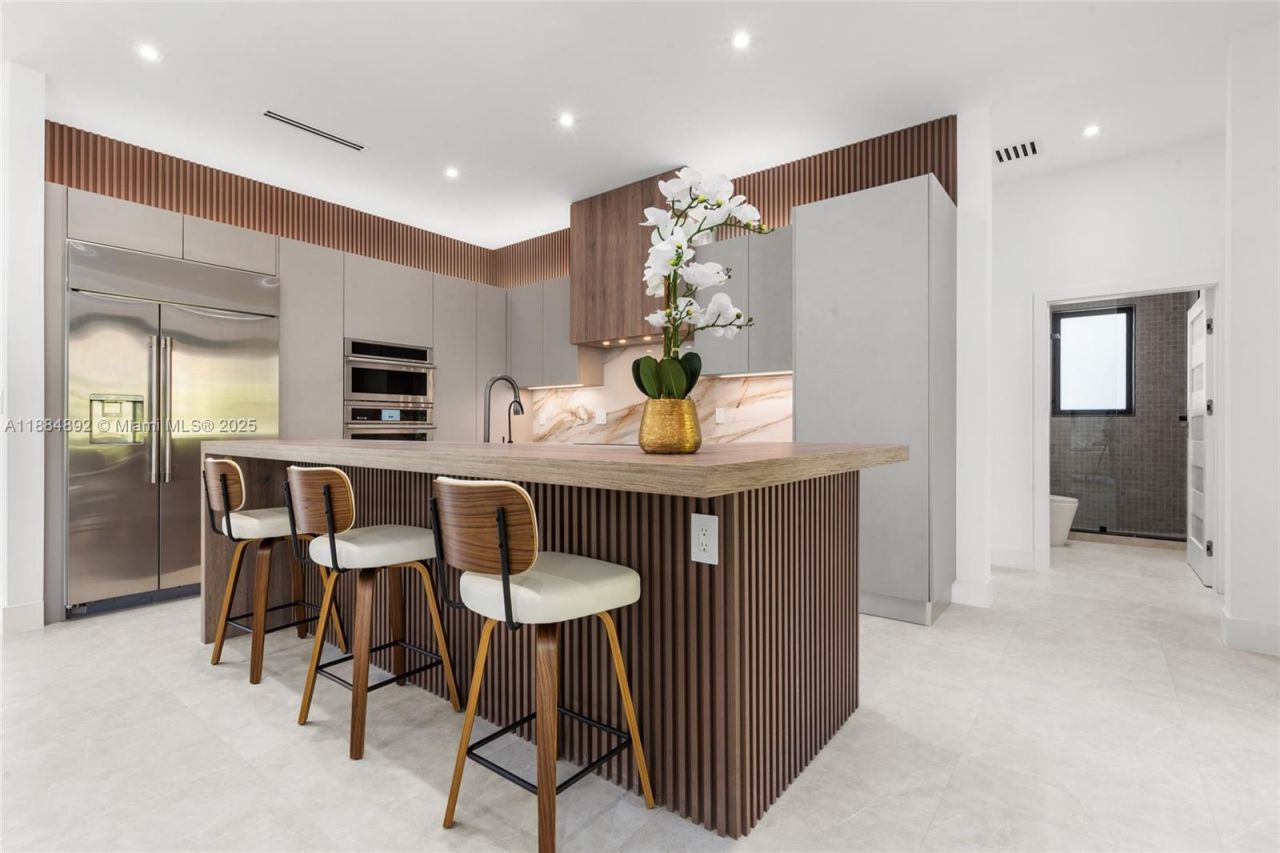 2523 Red Road, Coral Gables, FL 33134 Photo