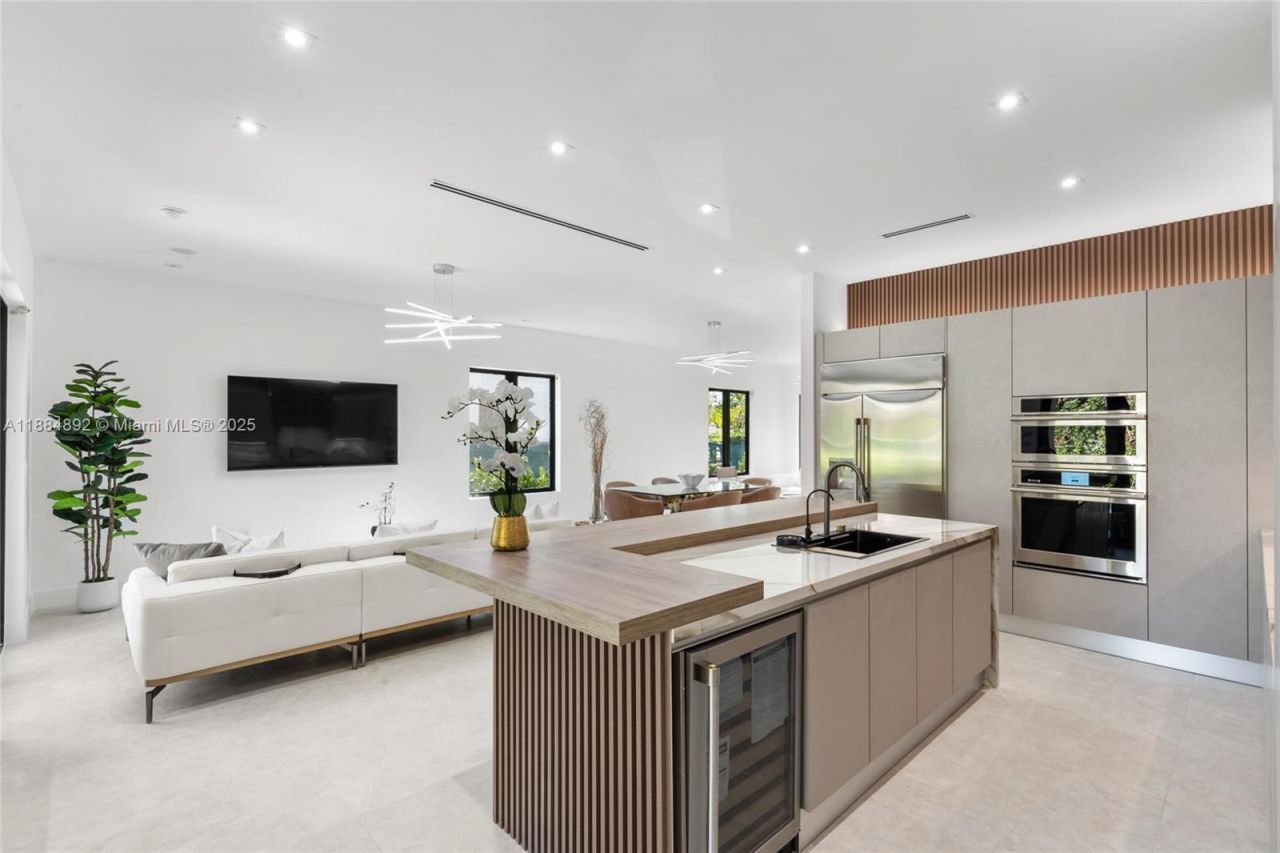 2523 Red Road, Coral Gables, FL 33134 Photo