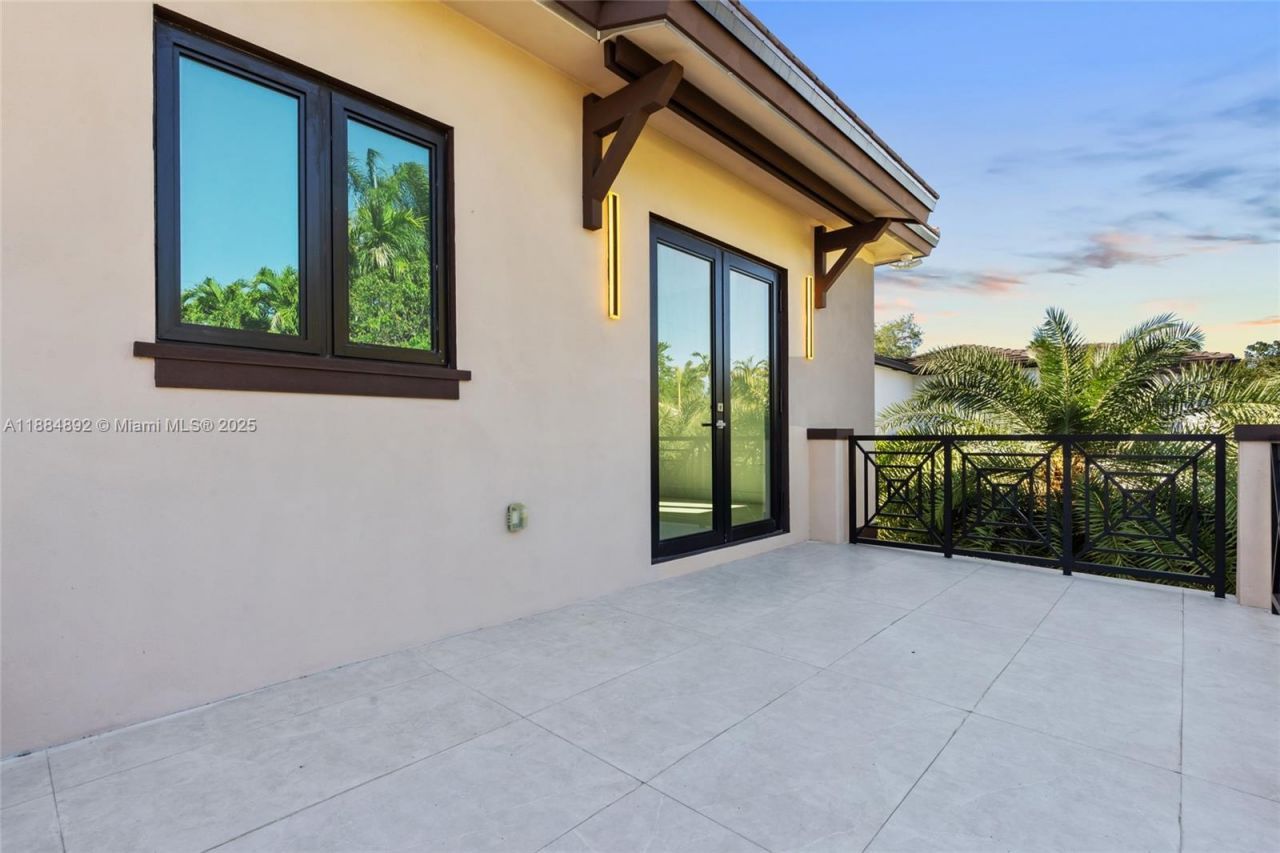 2523 Red Road, Coral Gables, FL 33134 Photo