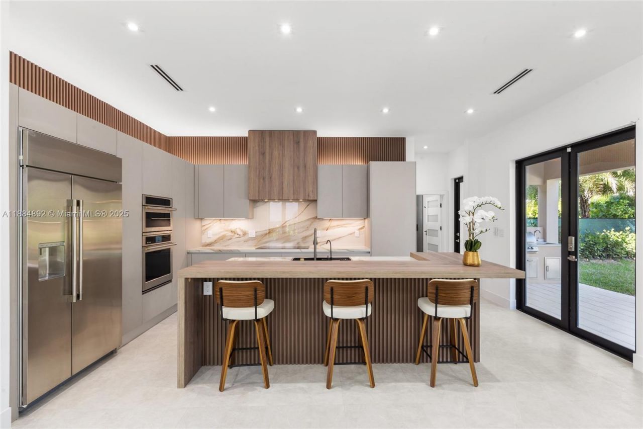 2523 Red Road, Coral Gables, FL 33134 Photo