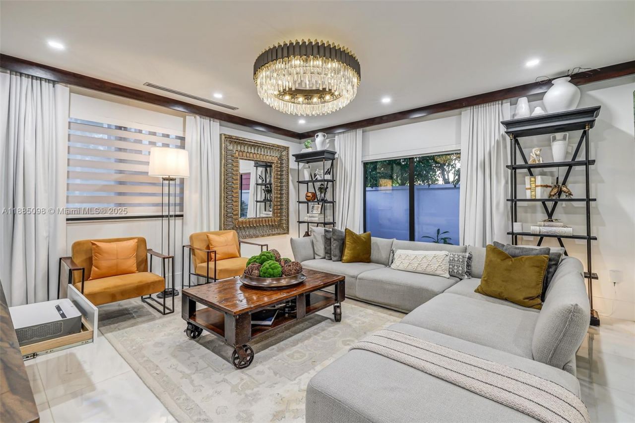 8761 SW 56th St, Miami, FL 33165 Photo