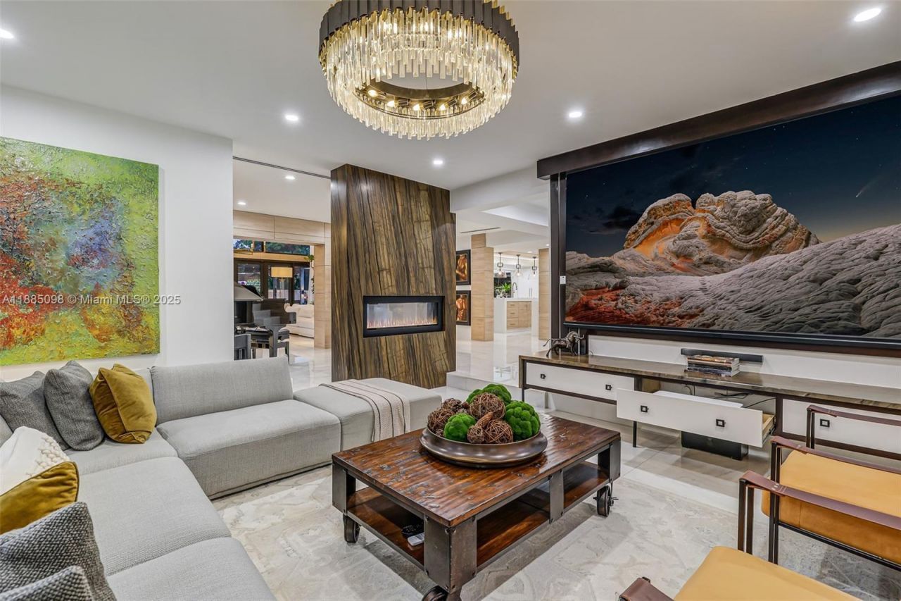 8761 SW 56th St, Miami, FL 33165 Photo