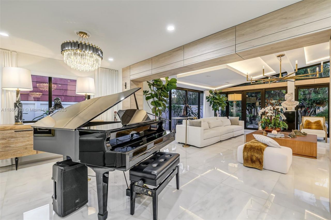 8761 SW 56th St, Miami, FL 33165 Photo