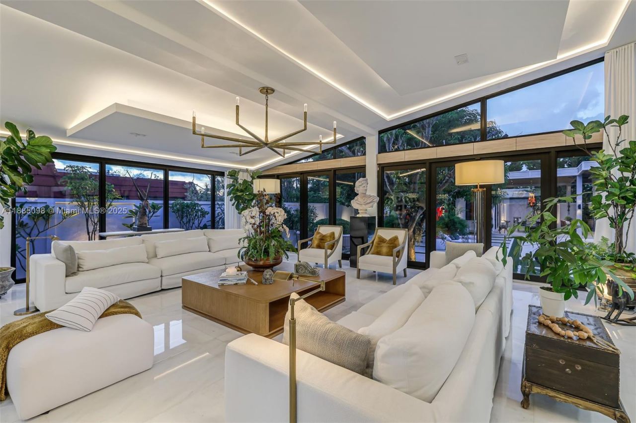 8761 SW 56th St, Miami, FL 33165 Photo