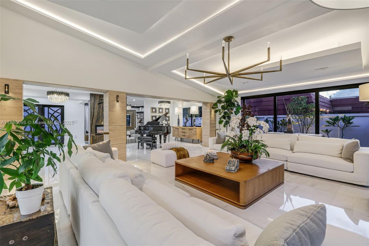 8761 SW 56th St, Miami, FL 33165 Photo