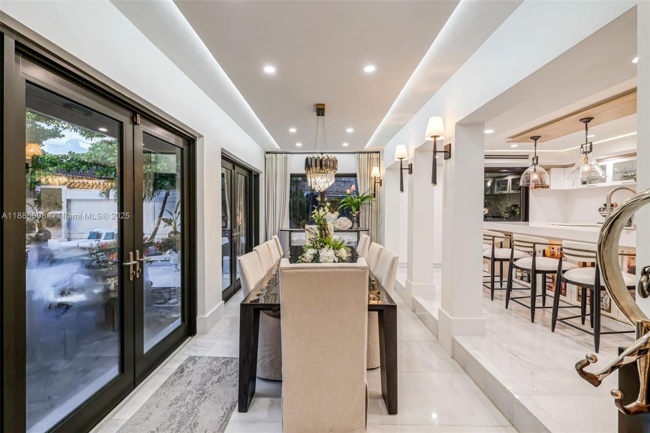 8761 SW 56th St, Miami, FL 33165 Photo