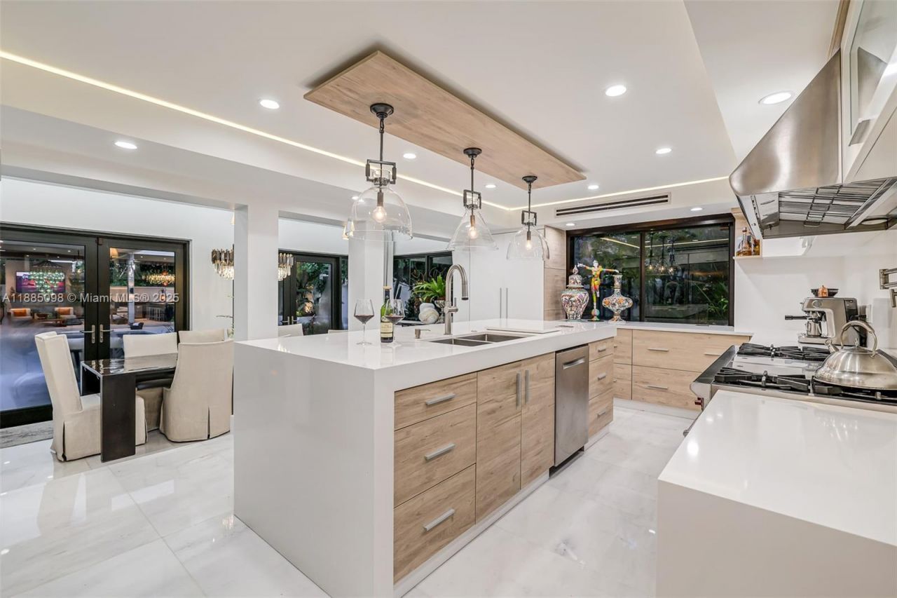 8761 SW 56th St, Miami, FL 33165 Photo