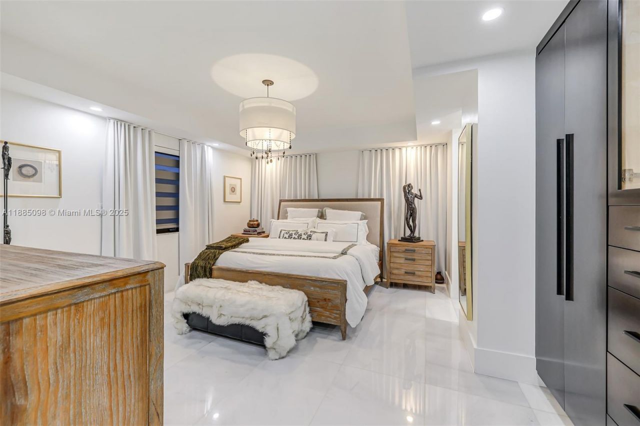 8761 SW 56th St, Miami, FL 33165 Photo