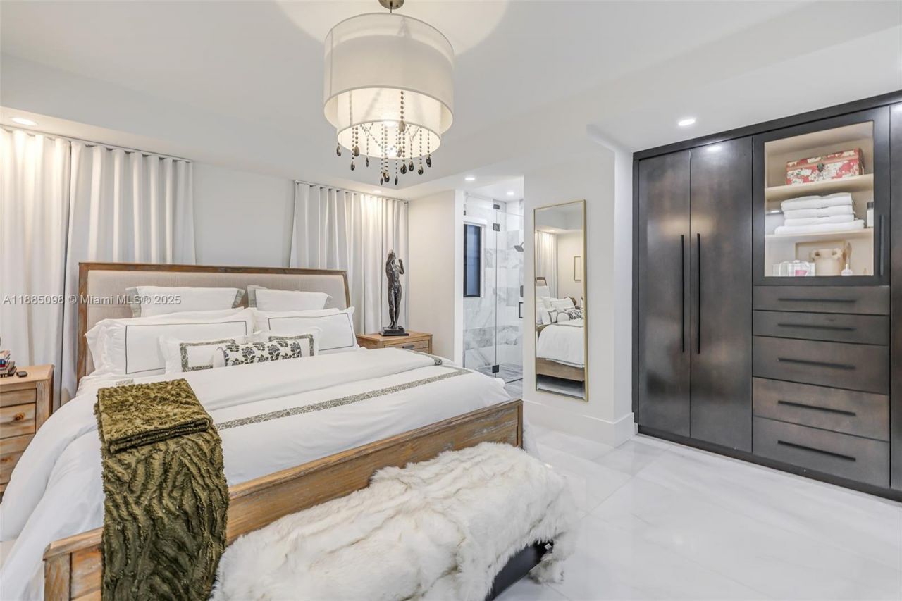 8761 SW 56th St, Miami, FL 33165 Photo