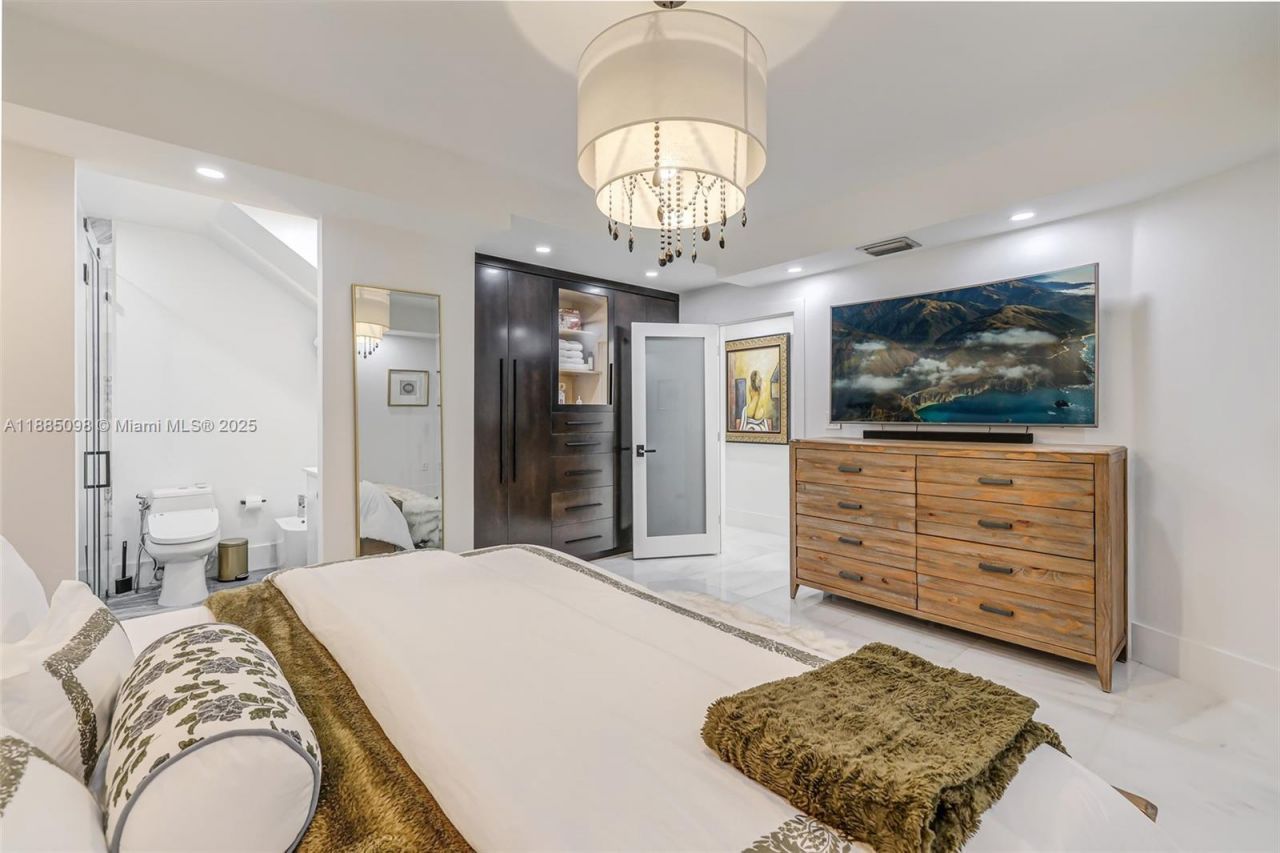 8761 SW 56th St, Miami, FL 33165 Photo