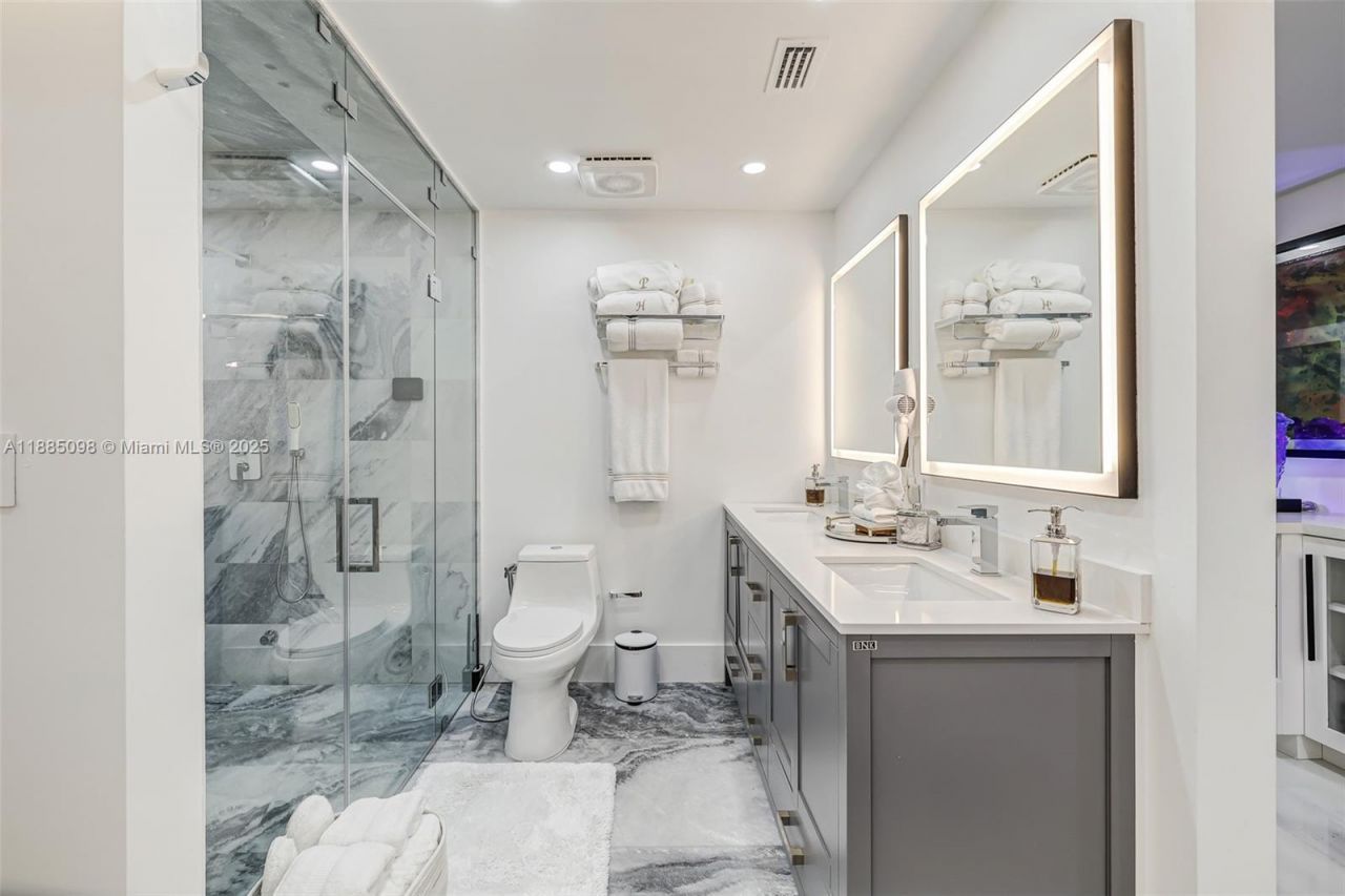 8761 SW 56th St, Miami, FL 33165 Photo