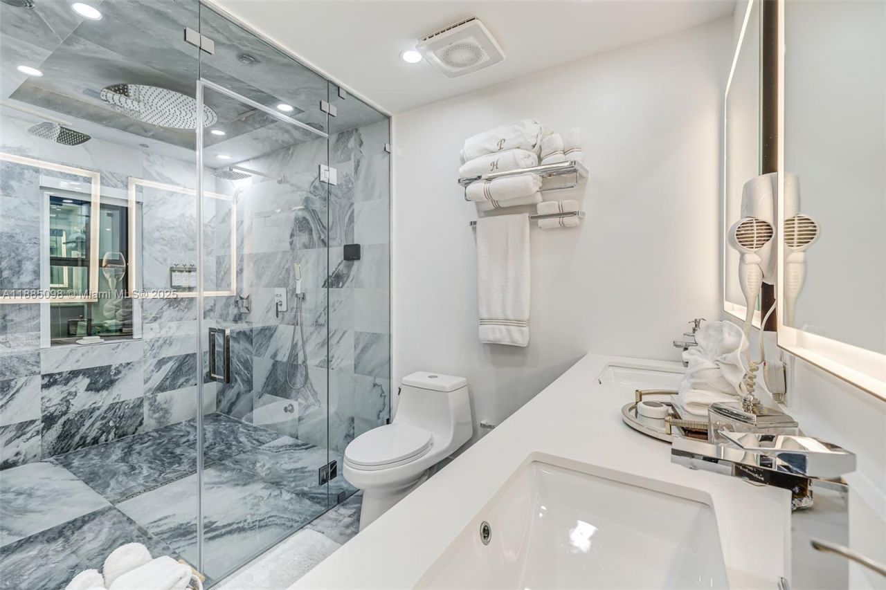 8761 SW 56th St, Miami, FL 33165 Photo