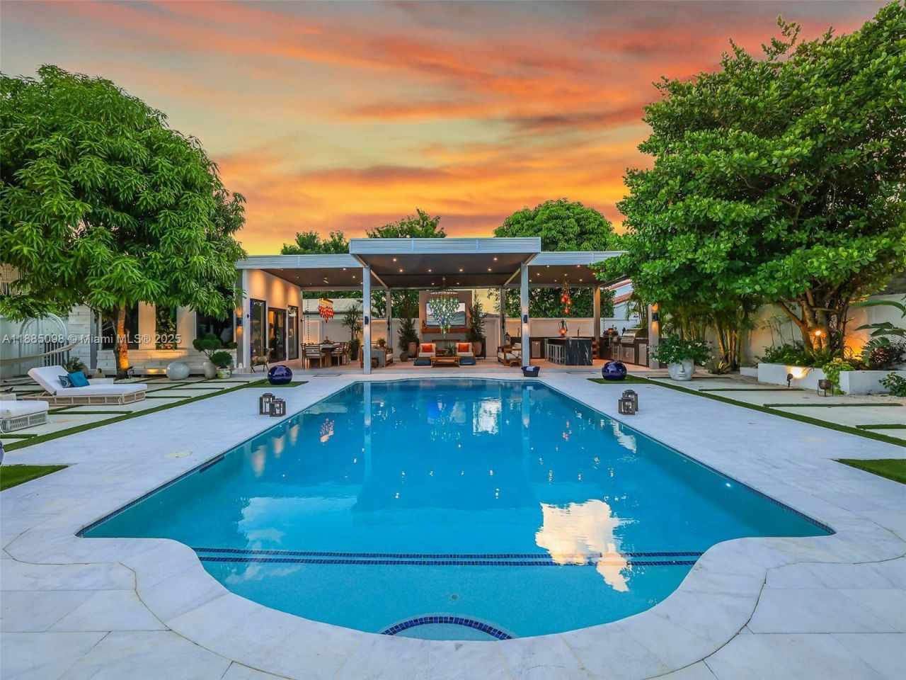 8761 SW 56th St, Miami, FL 33165 Photo