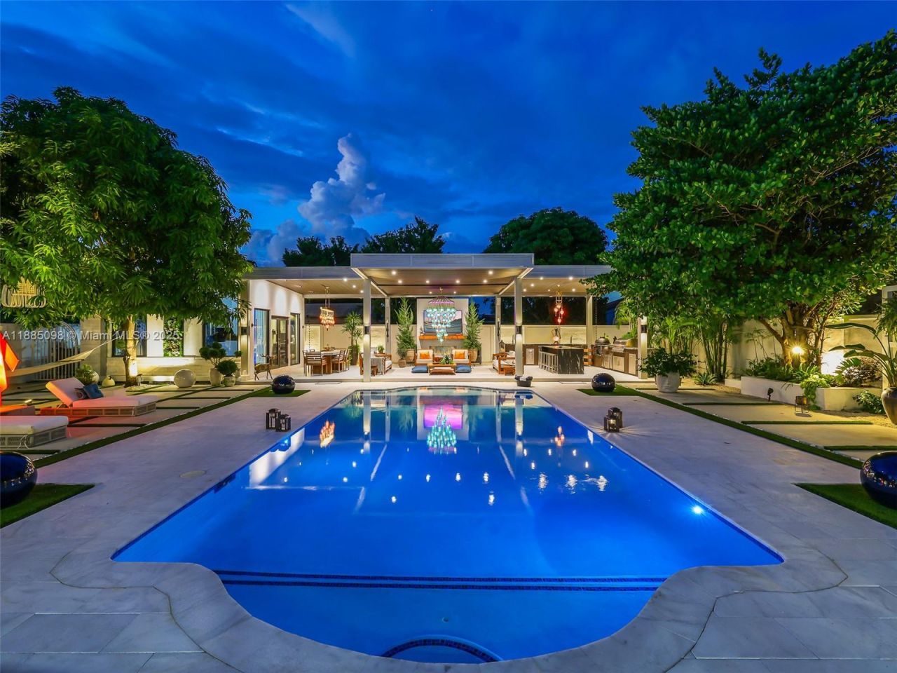 8761 SW 56th St, Miami, FL 33165 Photo