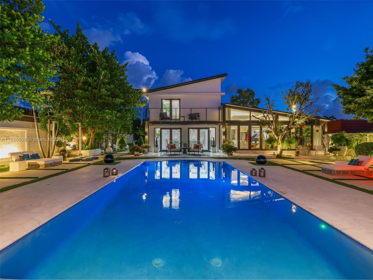 8761 SW 56th St, Miami, FL 33165 Photo