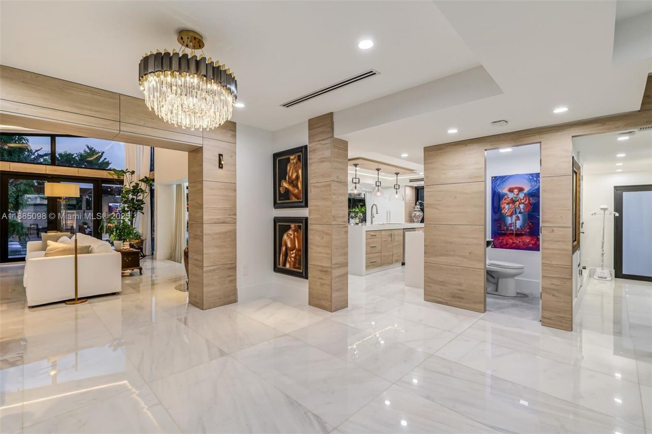 8761 SW 56th St, Miami, FL 33165 Photo