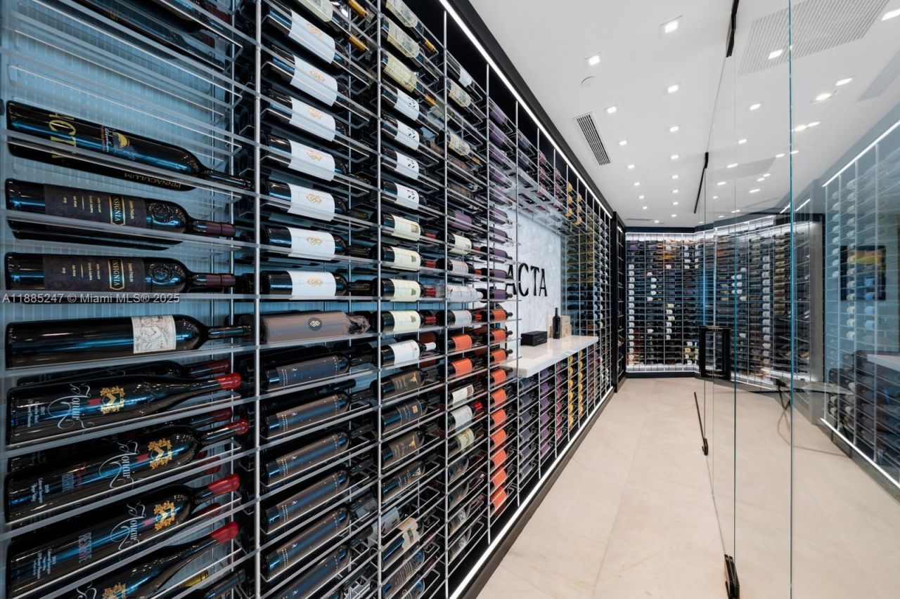 18555 Collins Ave, Unit 4405, Sunny Isles Beach, FL 33160 Photo