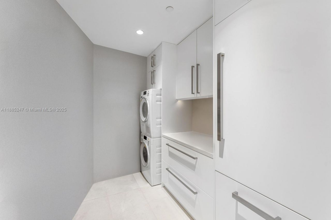 18555 Collins Ave, Unit 4405, Sunny Isles Beach, FL 33160 Photo