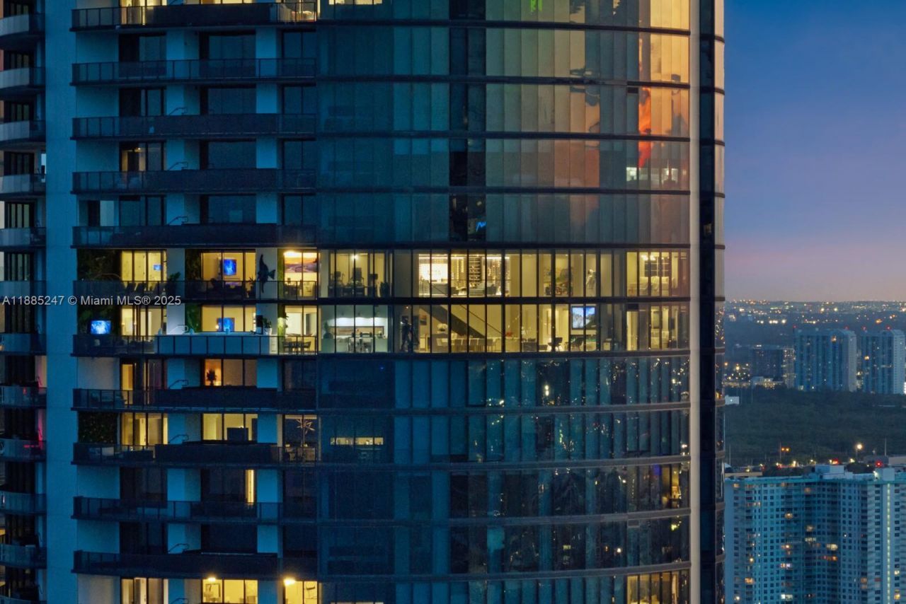 18555 Collins Ave, Unit 4405, Sunny Isles Beach, FL 33160 Photo